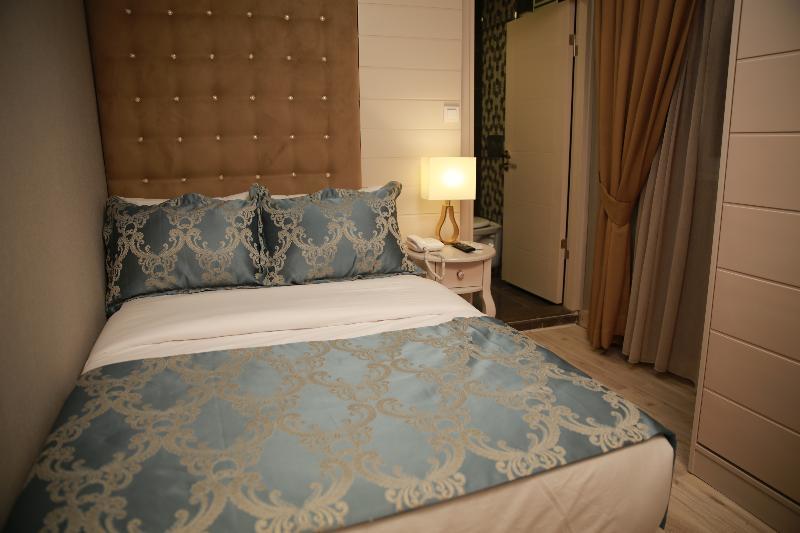 Pelican House Hotel Istanbul Bagian luar foto
